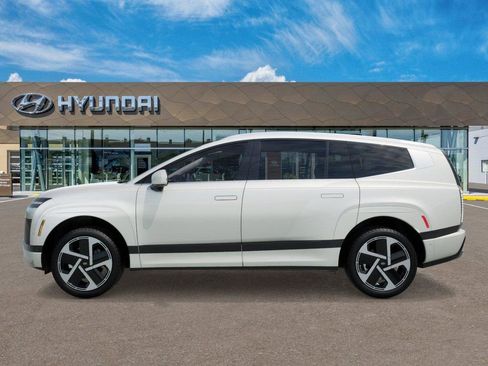 New 2026 Hyundai Ioniq 9 Calligraphy image 3