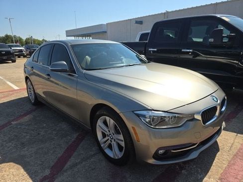 Used 2018 BMW 330i xDrive Sedan w/ Premium Package AWD/4WD image 7