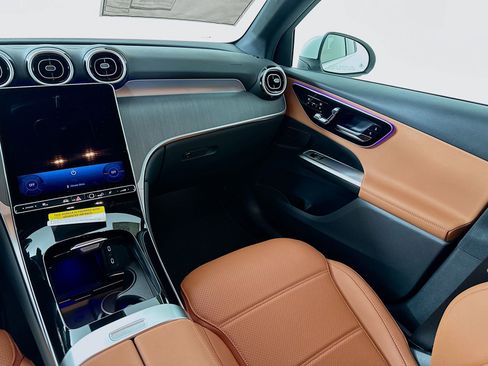 New 2026 Mercedes-Benz GLC 300 image 23