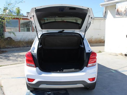 Used 2019 Chevrolet Trax LT w/ LT Convenience Package FWD image 10
