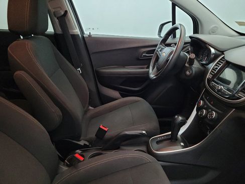 Used 2019 Chevrolet Trax LS w/ Tint and Cruise Package AWD/4WD image 21