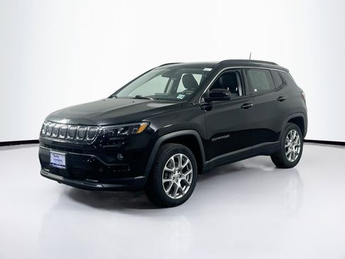 Used 2022 Jeep Compass Latitude w/ Sun and Sound Group image 1