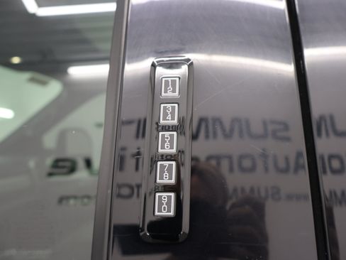 Used 2022 Ford F250 Lariat w/ Black Appearance Package AWD/4WD image 39