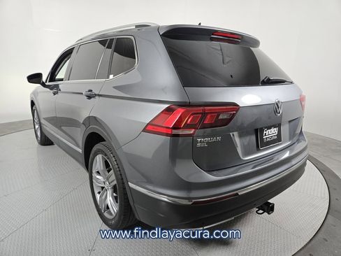 Used 2018 Volkswagen Tiguan SEL Premium image 4