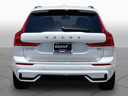 Used 2023 Volvo XC60 B5 Ultimate w/ Climate Package FWD image 5