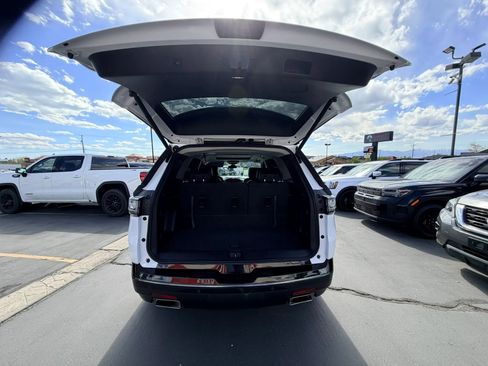 Used 2021 Chevrolet Traverse Premier w/ Redline Edition AWD/4WD image 17
