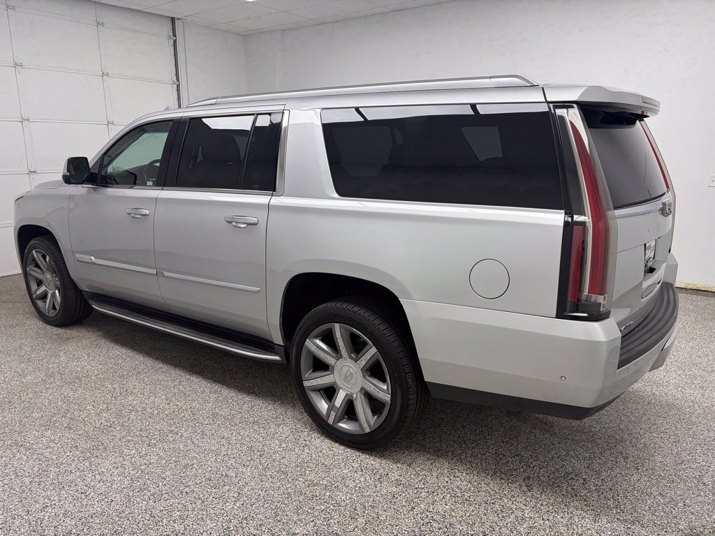 Used 2017 Cadillac Escalade ESV Luxury AWD/4WD image 5