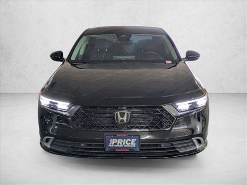 Used 2025 Honda Accord Touring image 2