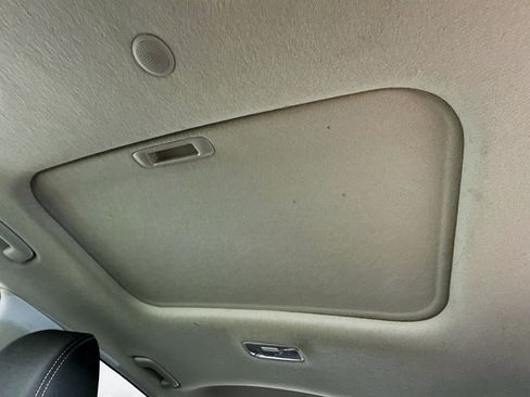 Used 2024 Hyundai Venue SEL FWD image 25