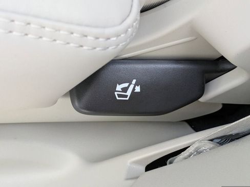 New 2026 Volvo XC90 B6 Ultra w/ Protection Package Premier AWD/4WD image 18
