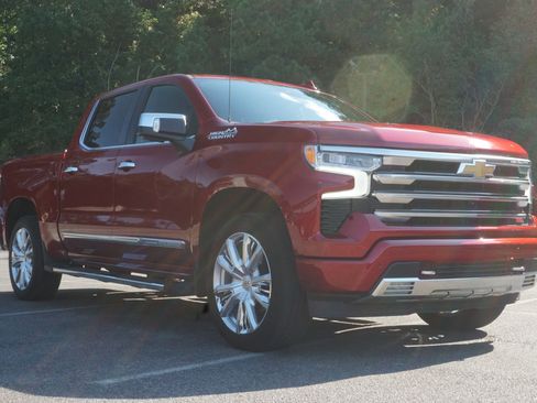 Used 2023 Chevrolet Silverado 1500 High Country w/ High Country Premium Package image 11