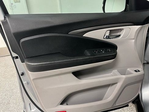 Used 2016 Honda Pilot EX image 11