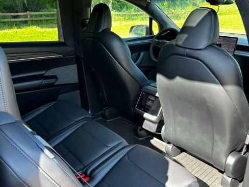 Used 2024 Tesla Model X AWD/4WD image 21