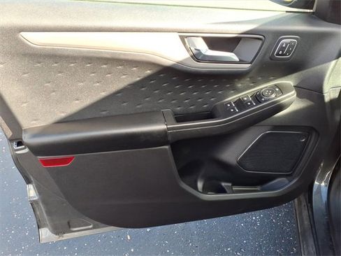 Used 2020 Ford Escape SEL image 12