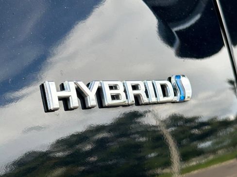 Used 2021 Toyota Prius LE FWD image 36