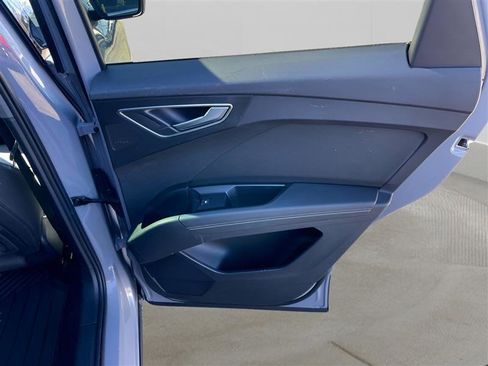 Used 2022 Audi Q4 e-tron Prestige image 25