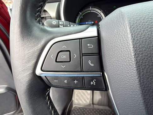 Used 2021 Toyota Highlander XLE image 27