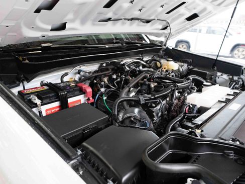 Used 2024 Toyota Tacoma TRD Sport w/ TRD Sport Upgrade Package image 31