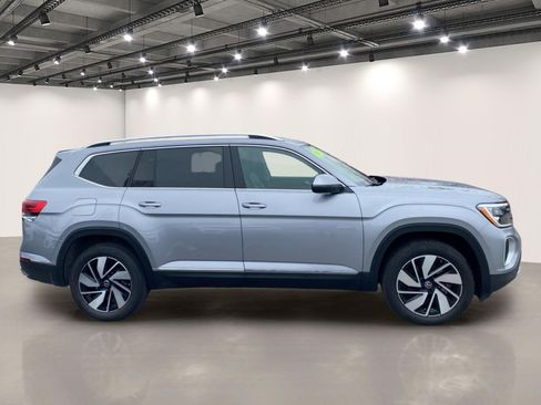 Used 2024 Volkswagen Atlas SEL image 8