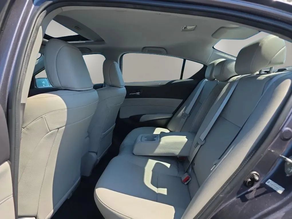 Used 2017 Acura ILX FWD image 39