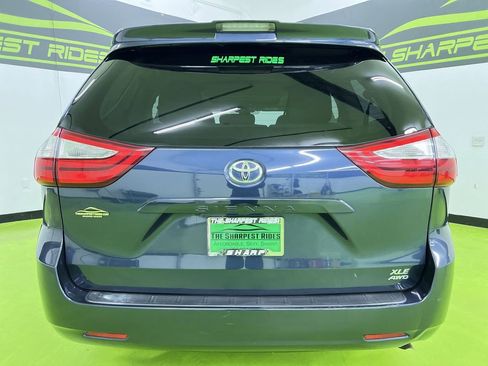 Used 2018 Toyota Sienna XLE AWD/4WD image 8