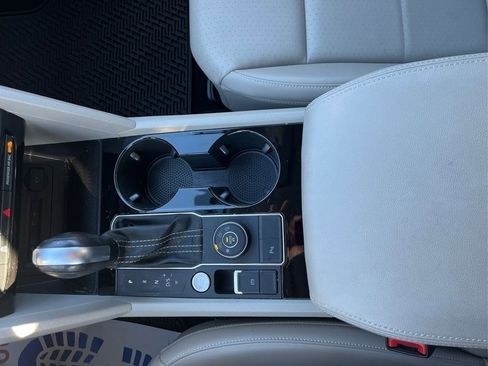 Used 2022 Volkswagen Atlas SE w/ Panoramic Sunroof Package image 16