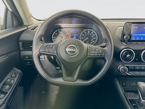 Used 2025 Nissan Sentra S image 17