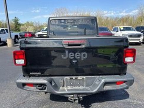 Used 2022 Jeep Gladiator Overland AWD/4WD image 6