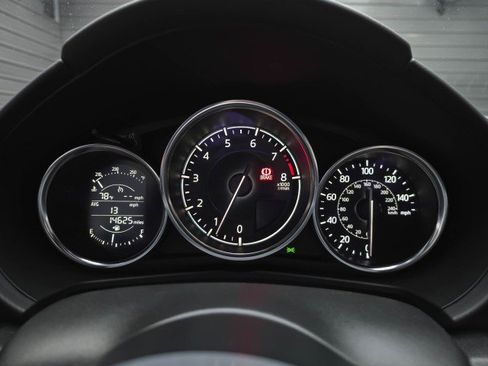 Used 2019 MAZDA MX-5 Miata Club RWD image 20