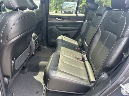 New 2026 Jeep Grand Cherokee Limited RWD image 19