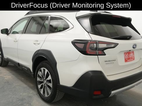 Used 2023 Subaru Outback Limited AWD/4WD image 6