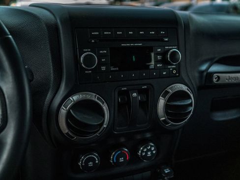 Used 2013 Jeep Wrangler Sport AWD/4WD image 34