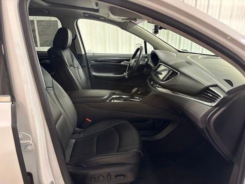 Used 2020 Buick Enclave Avenir w/ Avenir Technology Package AWD/4WD image 24