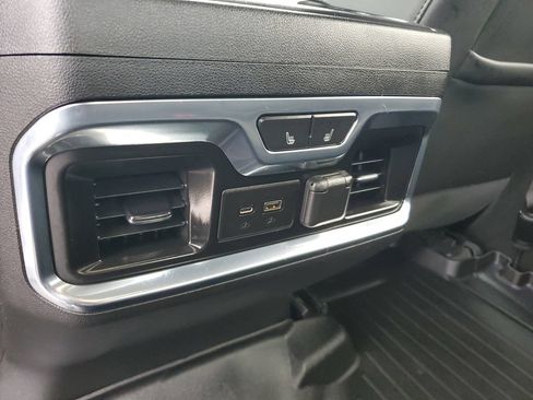 Used 2020 Chevrolet Silverado 2500 High Country w/ Technology Package AWD/4WD image 12