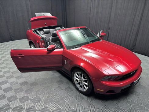 Used 2010 Ford Mustang Premium RWD image 34