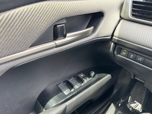 Used 2025 Toyota Camry SE w/ Convenience Package FWD image 11