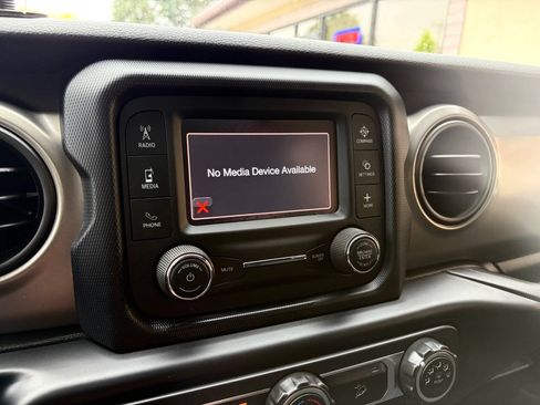 Used 2020 Jeep Wrangler Unlimited Sport S AWD/4WD image 18