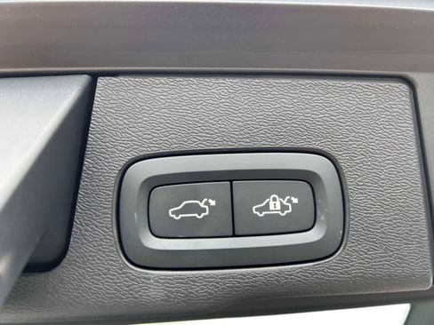 Used 2023 Volvo XC60 B5 Plus w/ Climate Package image 9