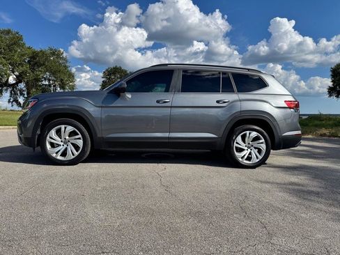 Used 2021 Volkswagen Atlas SE FWD image 2