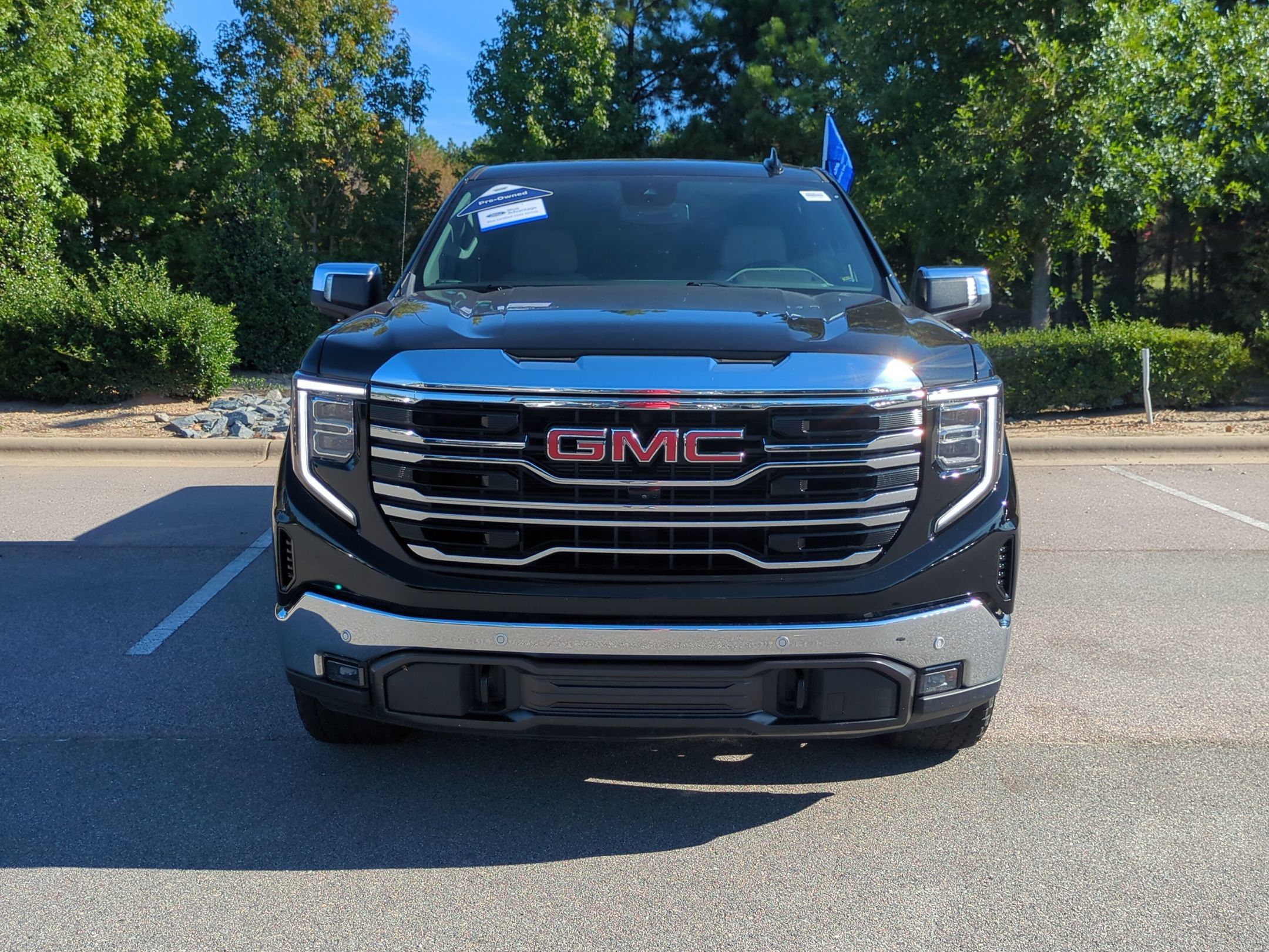 Used 2025 GMC Sierra 1500 SLT w/ SLT Premium Plus Package AWD/4WD image 9