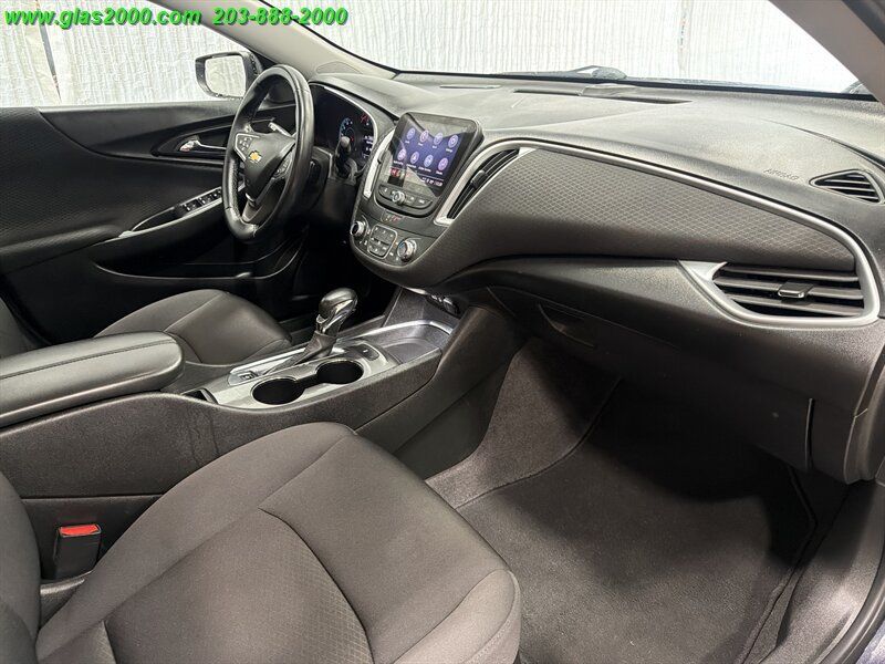 Used 2023 Chevrolet Malibu LT w/ Redline Edition FWD image 5