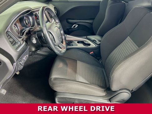 Used 2022 Dodge Challenger R/T image 3