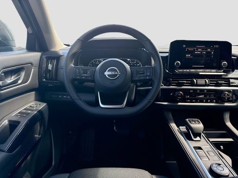 New 2025 Nissan Pathfinder SV image 23