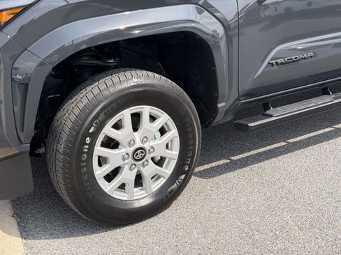 Used 2025 Toyota Tacoma SR5 image 3