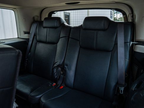 Used 2008 Jeep Commander Limited w/ Trailer Tow Group IV image 20