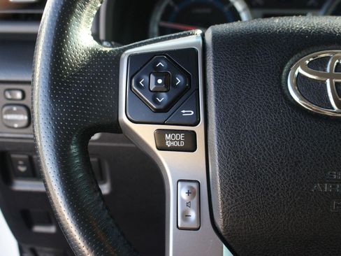 Used 2015 Toyota 4Runner SR5 AWD/4WD image 20