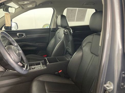 Used 2022 Kia Sorento S image 10