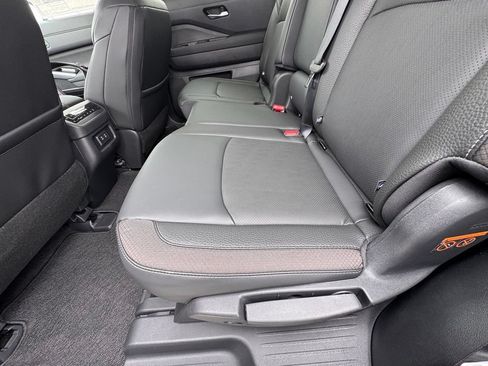New 2026 Nissan Pathfinder SL FWD image 20