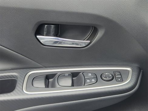 New 2025 Nissan Versa SR image 27