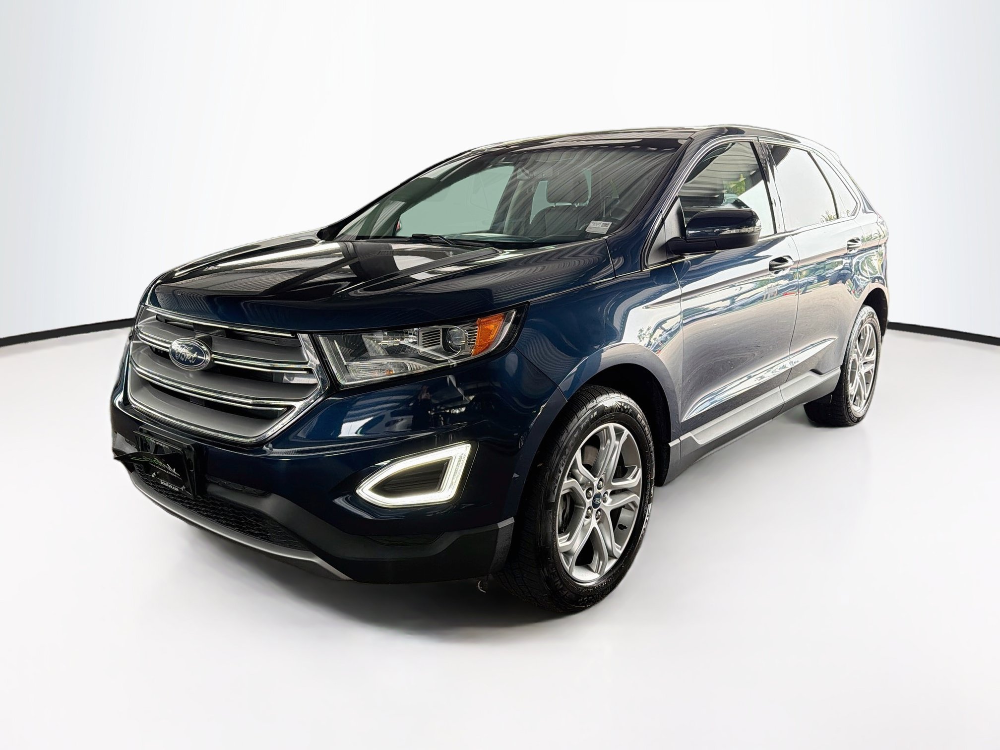 Used 2017 Ford Edge Titanium w/ Equipment Group 301A AWD/4WD image 3